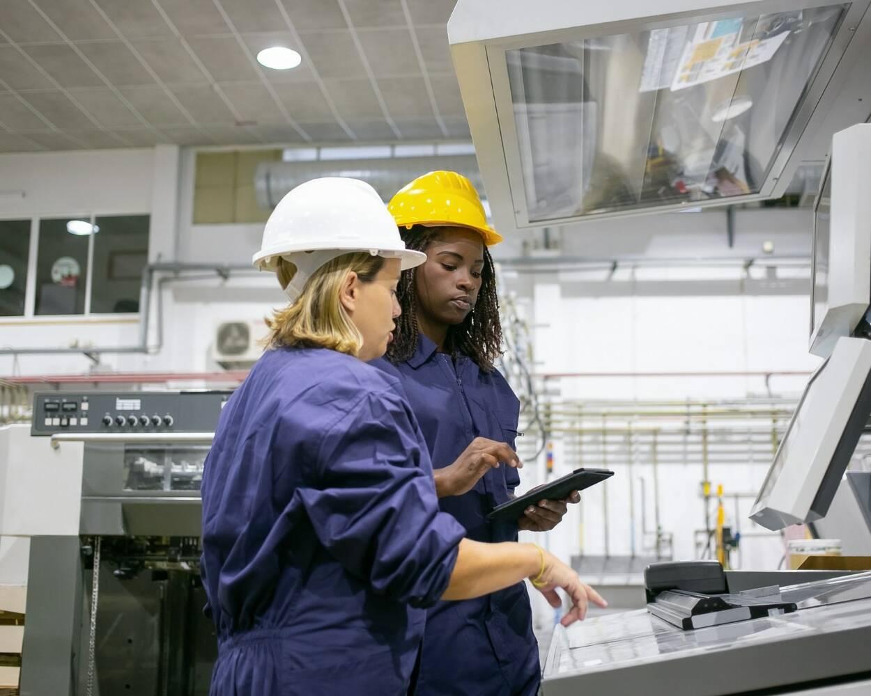Application de production industrielle sur mesure pour guider les opérateurs et suivre les opérations atelier